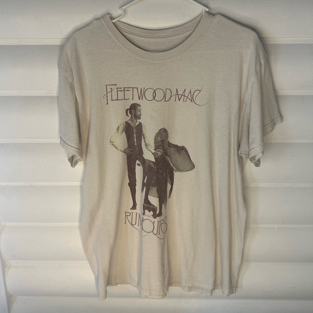 Fleetwood Mac Rumours Graphic Tee – Soft Vintage-Inspired Band Shirt, Size M